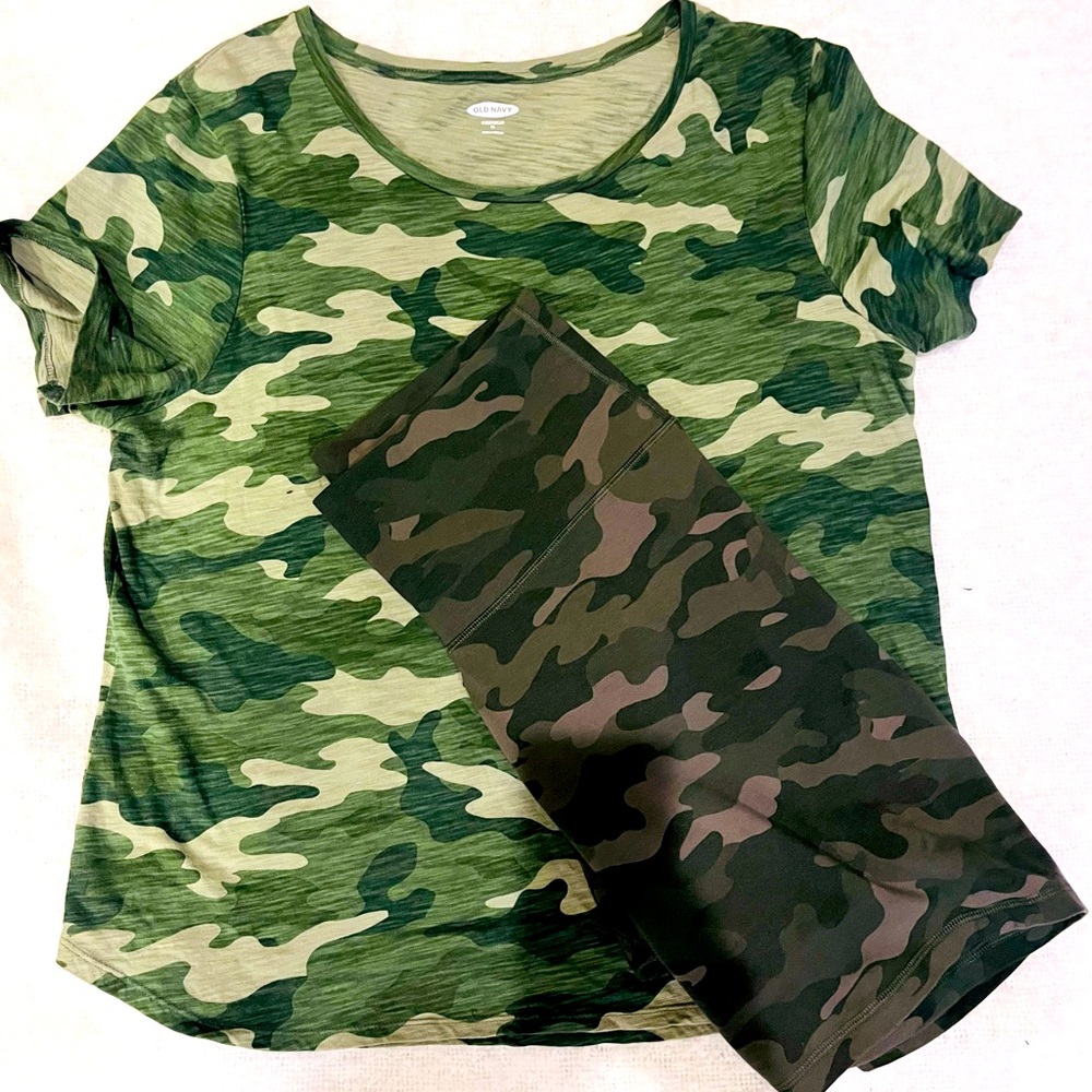 OLD NAVY BUNDLE green camo shirt and bike shorts Size XL good condition